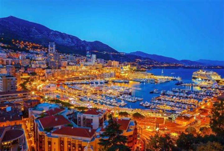 Does Monaco have snow?