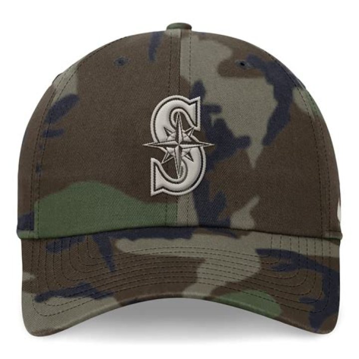 Why are the Dodgers and Mariners wearing camouflage hats?